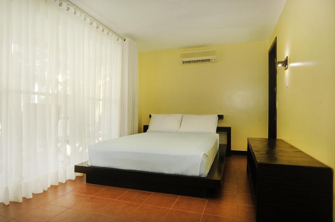 Boracay Sandcastles The Apartments Balabag  Room photo